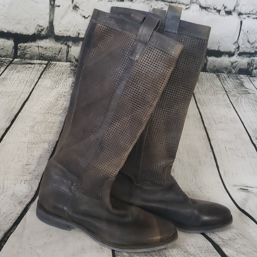 Corvari made in Italy teal boots